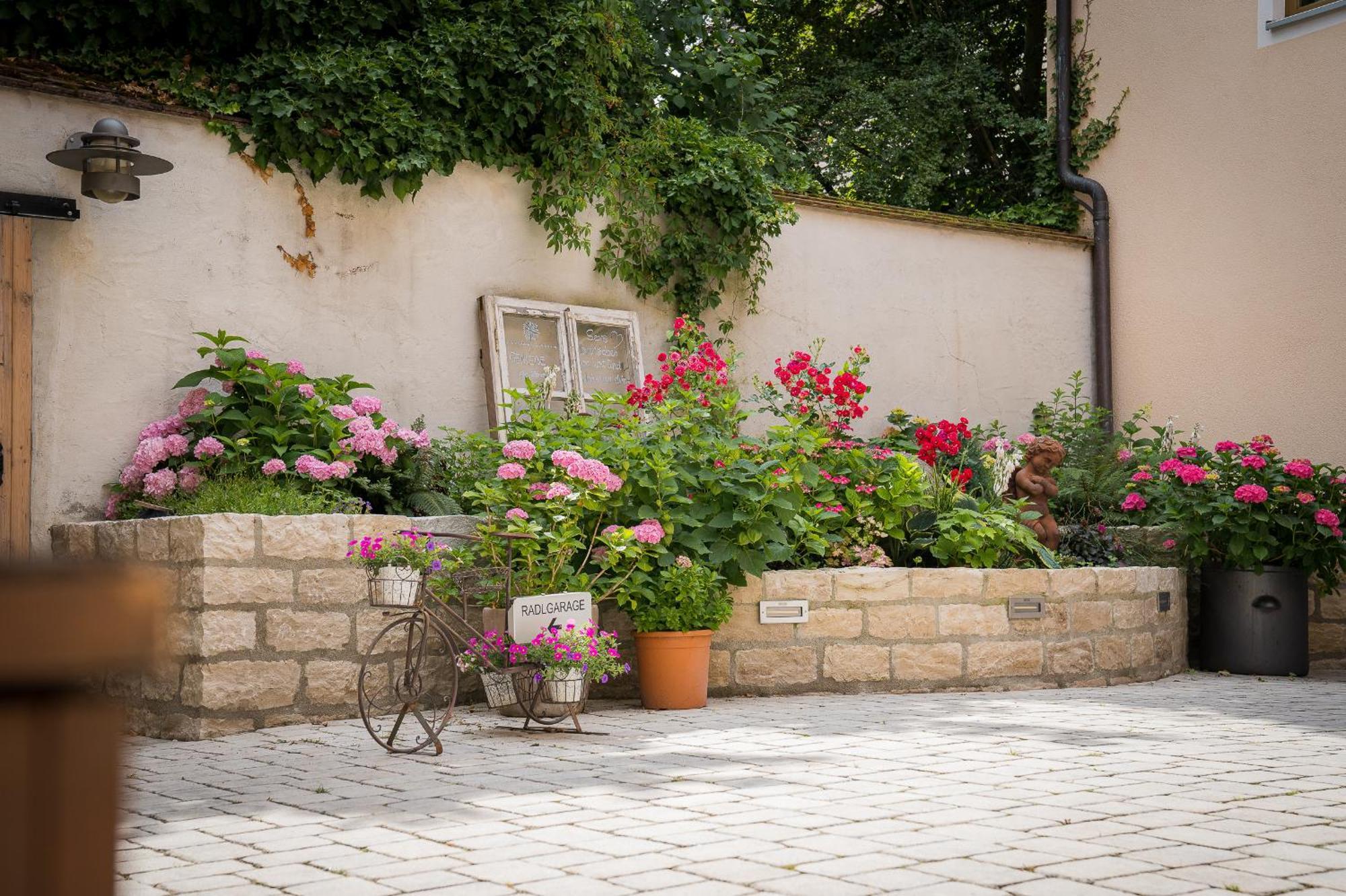 Zum Dallmayr Hotel Garni Berching Εξωτερικό φωτογραφία