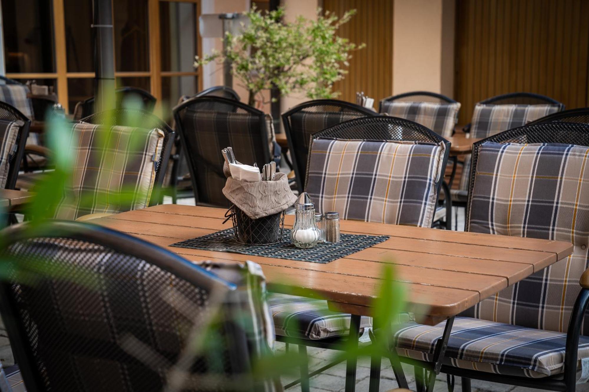Zum Dallmayr Hotel Garni Berching Εξωτερικό φωτογραφία
