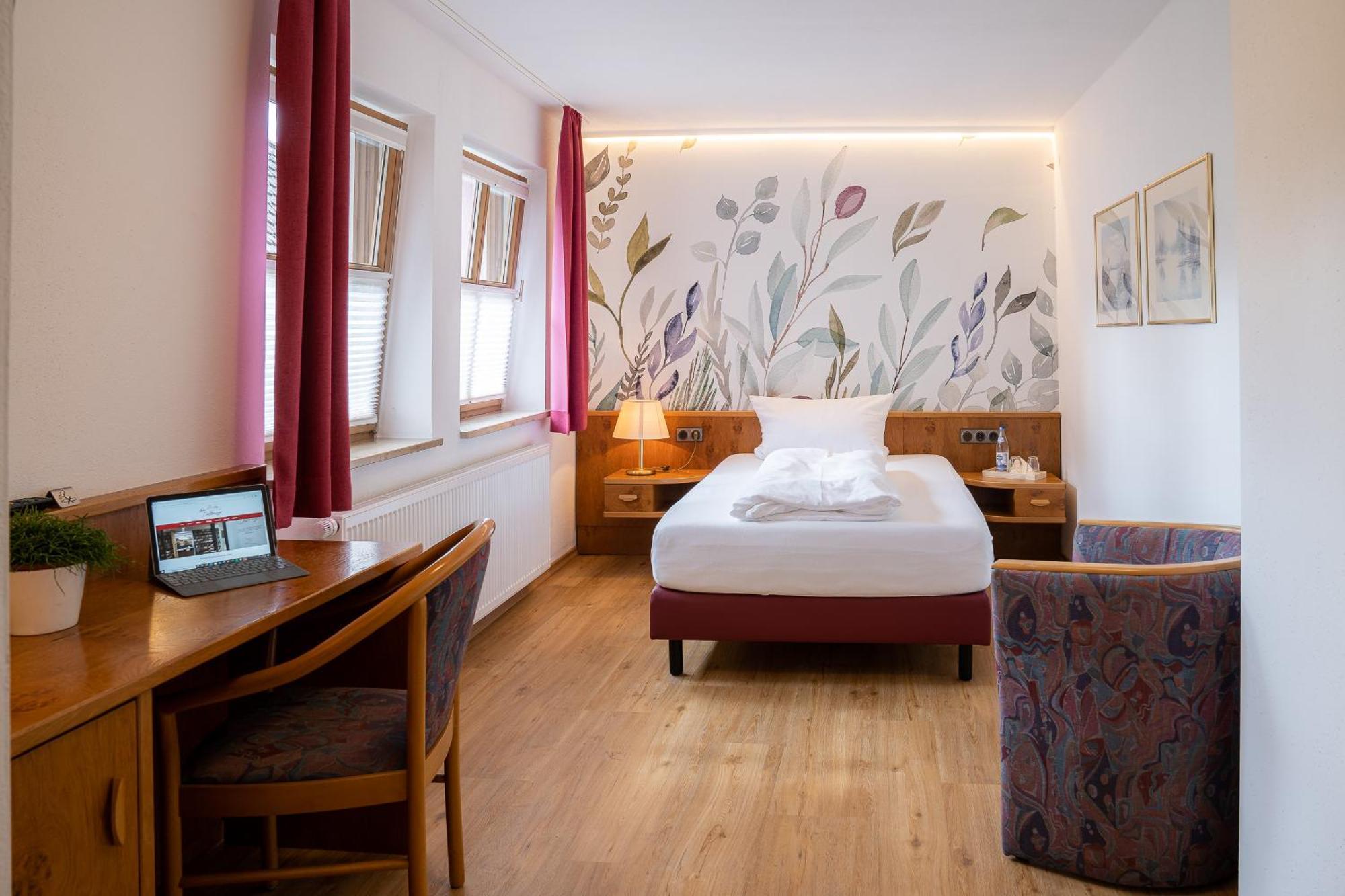 Zum Dallmayr Hotel Garni Berching Εξωτερικό φωτογραφία